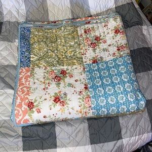 Better homes & garden reversible floral comforter